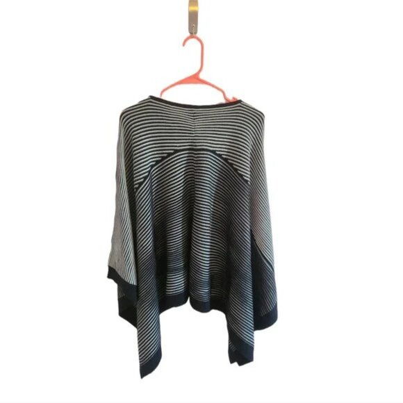 NEW DIRECTIONS Poncho Sweater size s/m - Picture 3 of 5